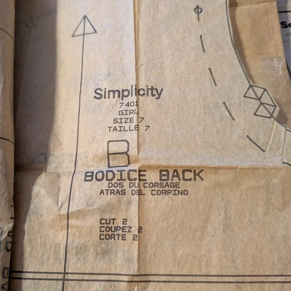 simplicity 7401 sewing pattern Girls Dress